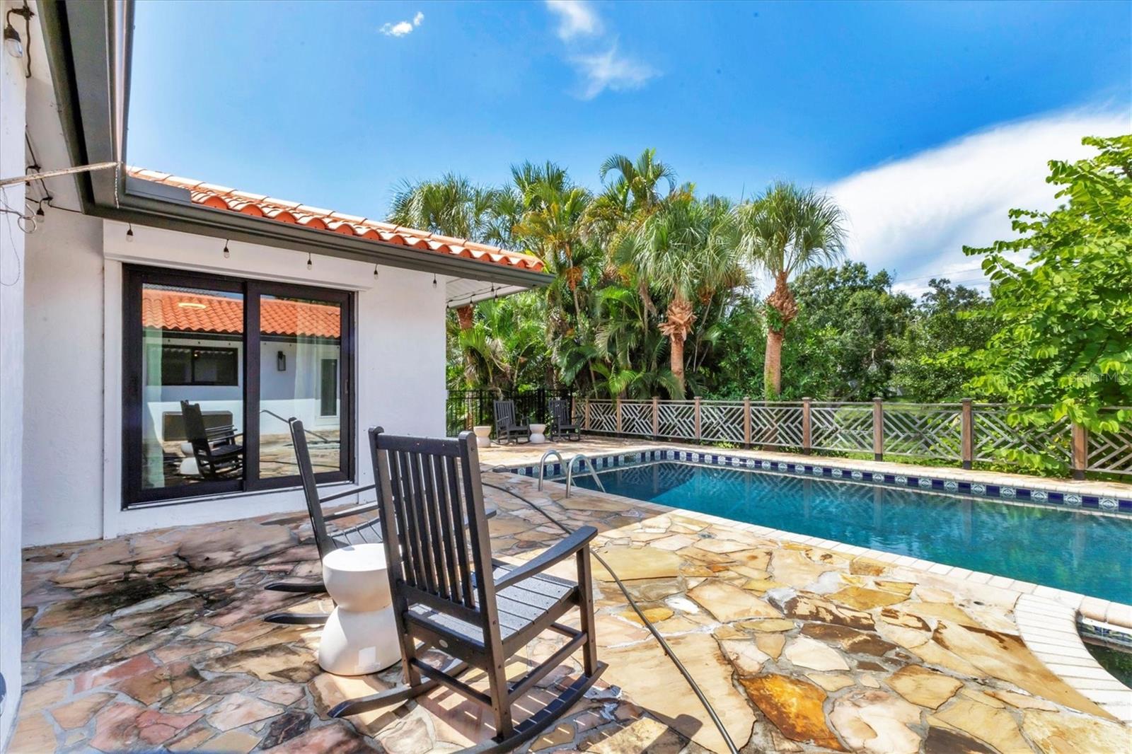 A4662815 Property Photo