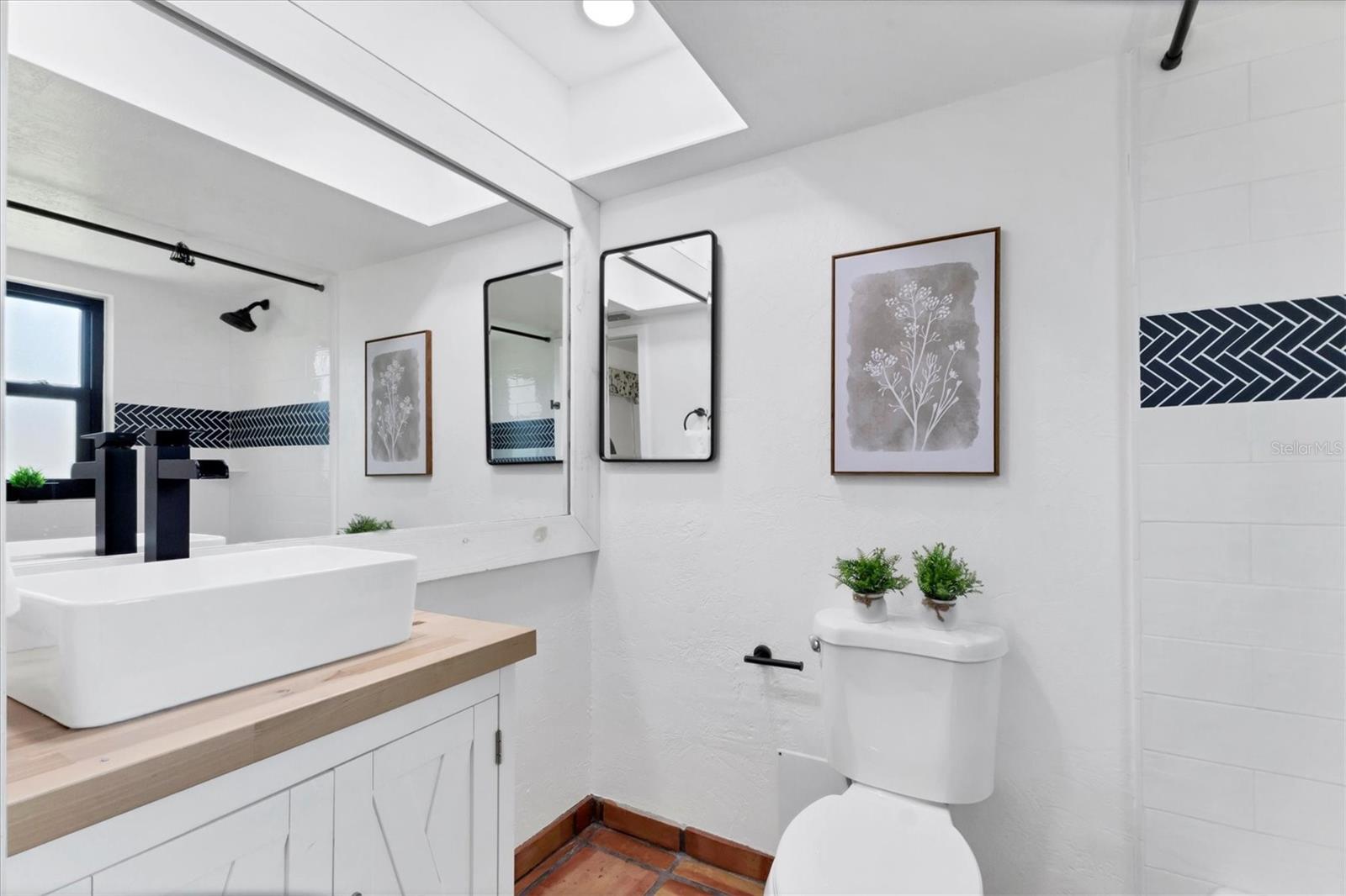 A4662815 Property Photo