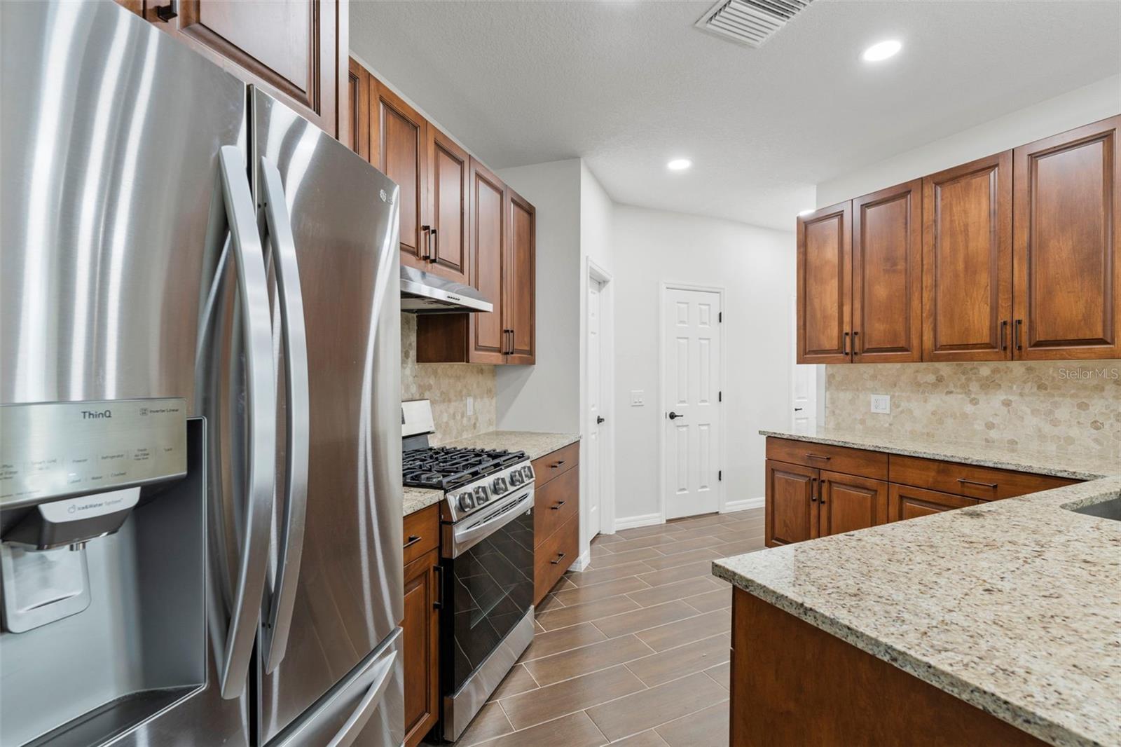O6337967 Property Photo
