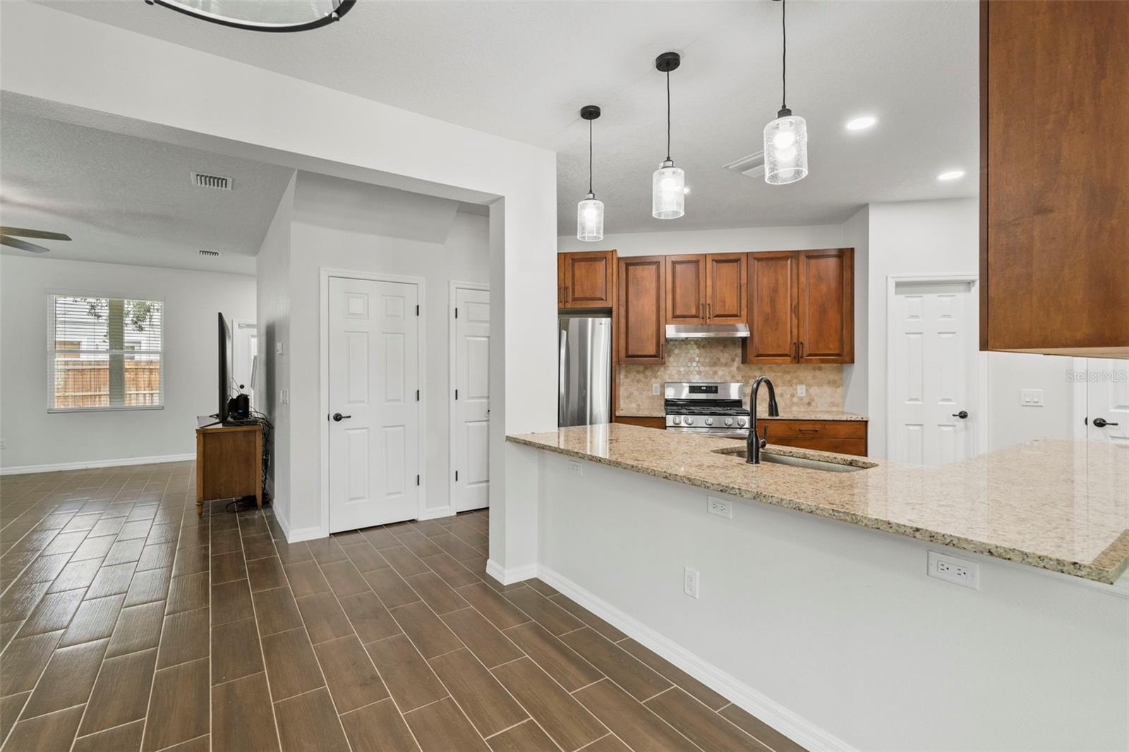 O6337967 Property Photo
