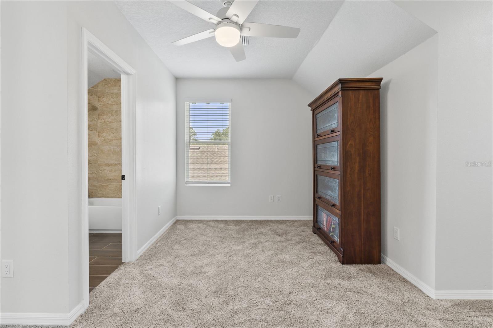 O6337967 Property Photo