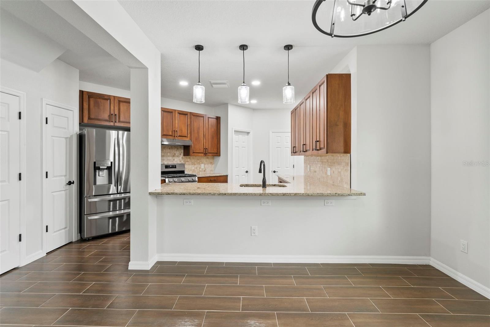 O6337967 Property Photo