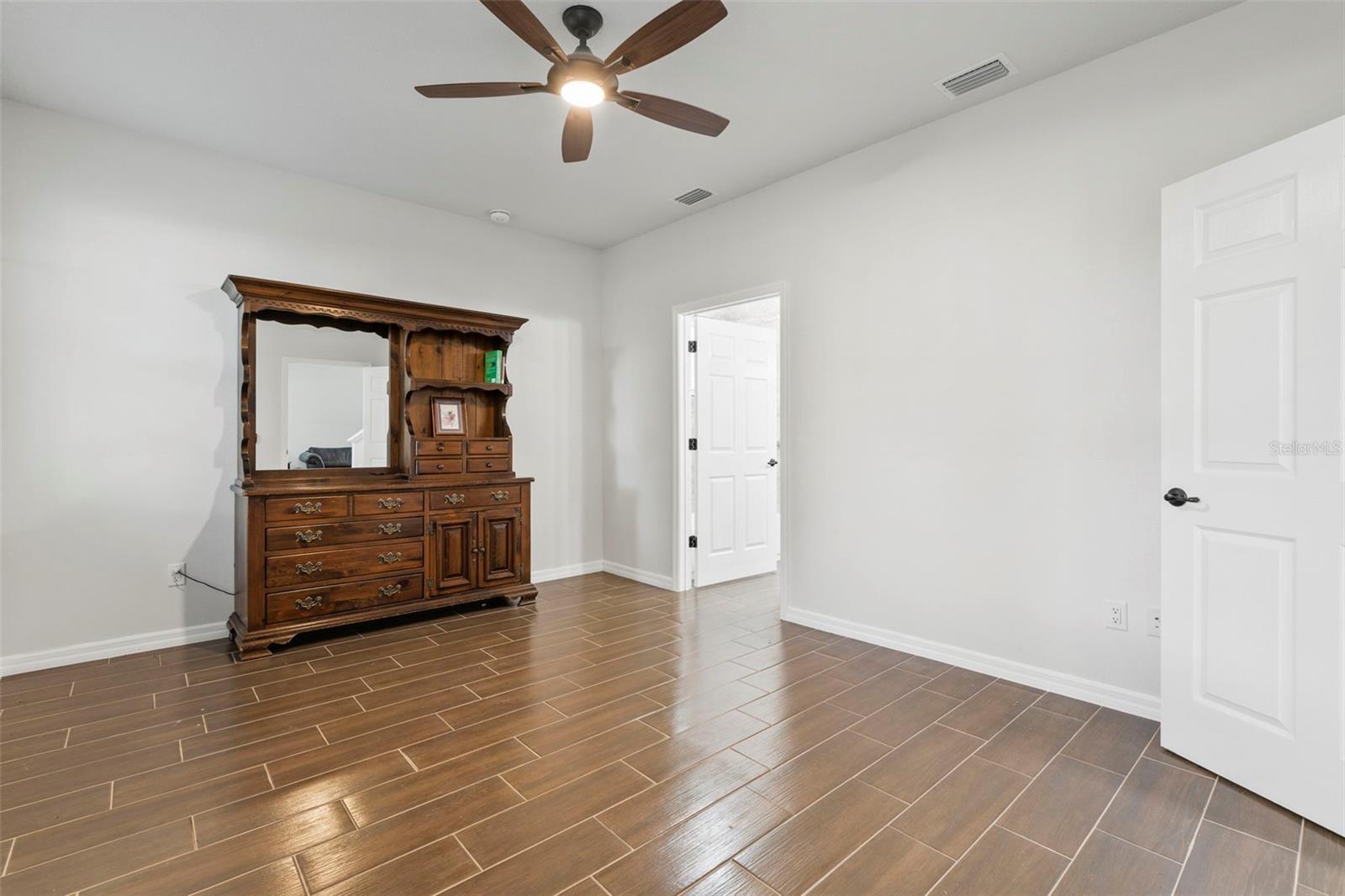 O6337967 Property Photo