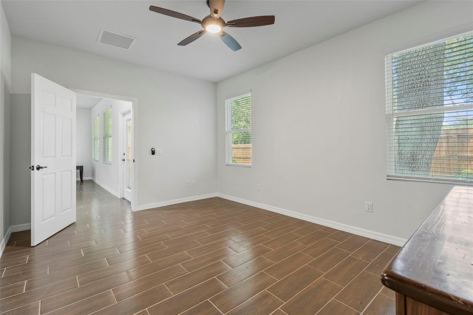 O6337967 Property Photo