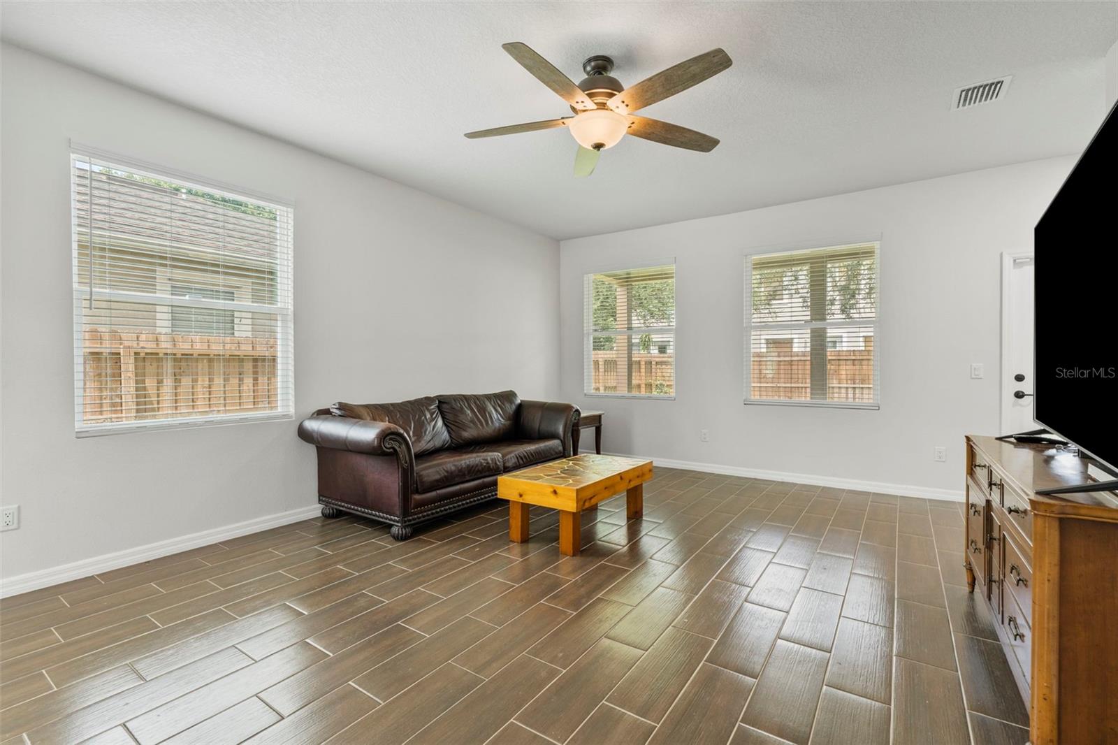 O6337967 Property Photo