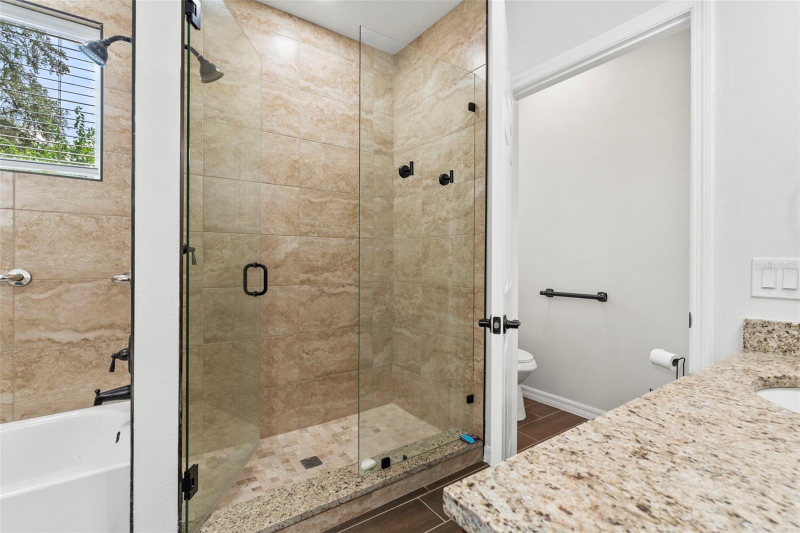 O6337967 Property Photo