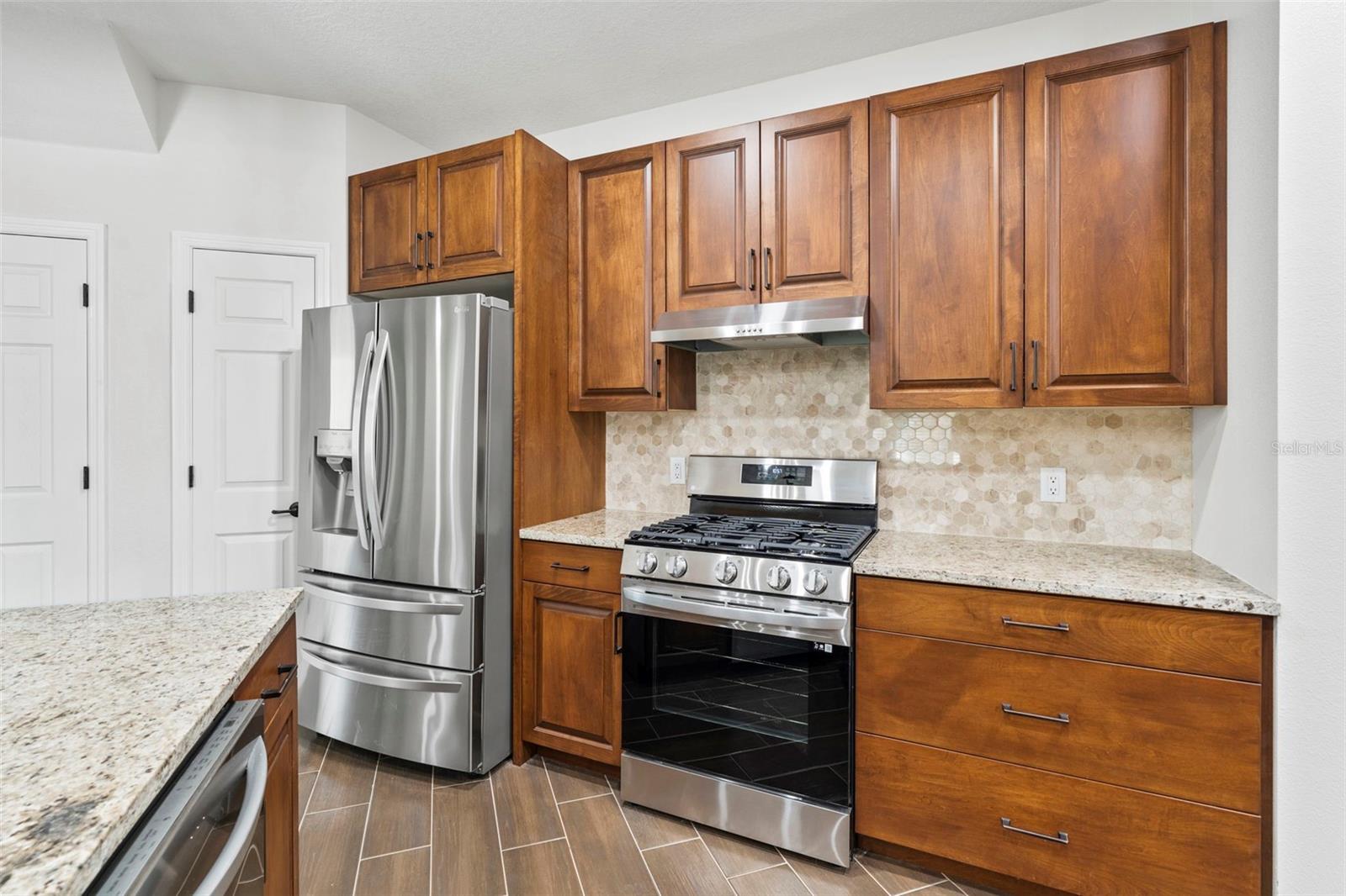 O6337967 Property Photo