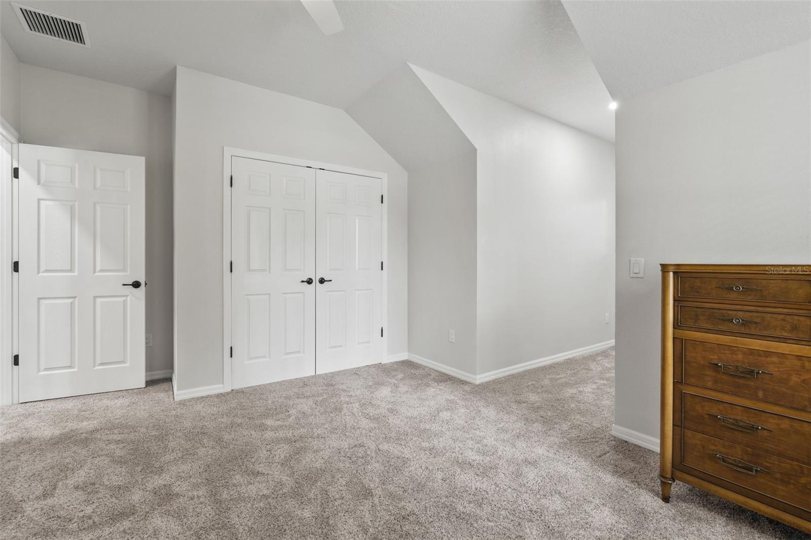O6337967 Property Photo