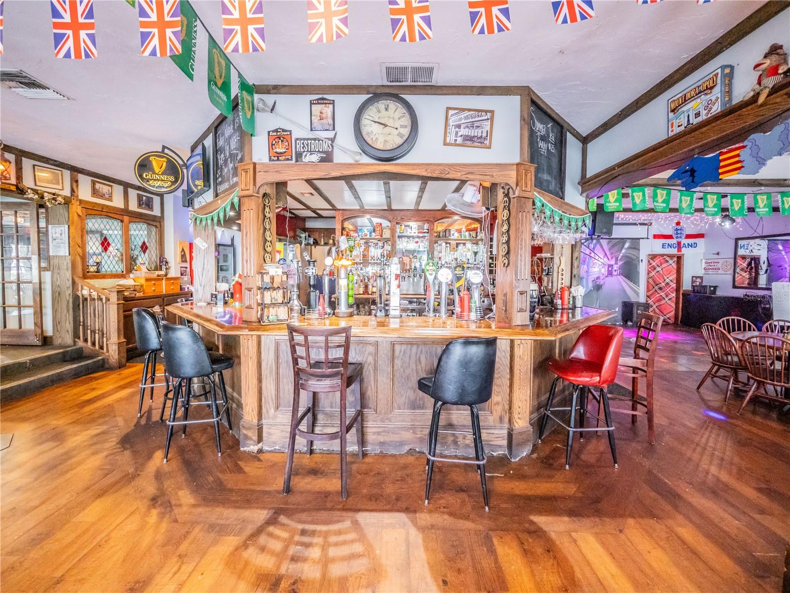 322 N ALEXANDER ST, MOUNT DORA, FL, 32757