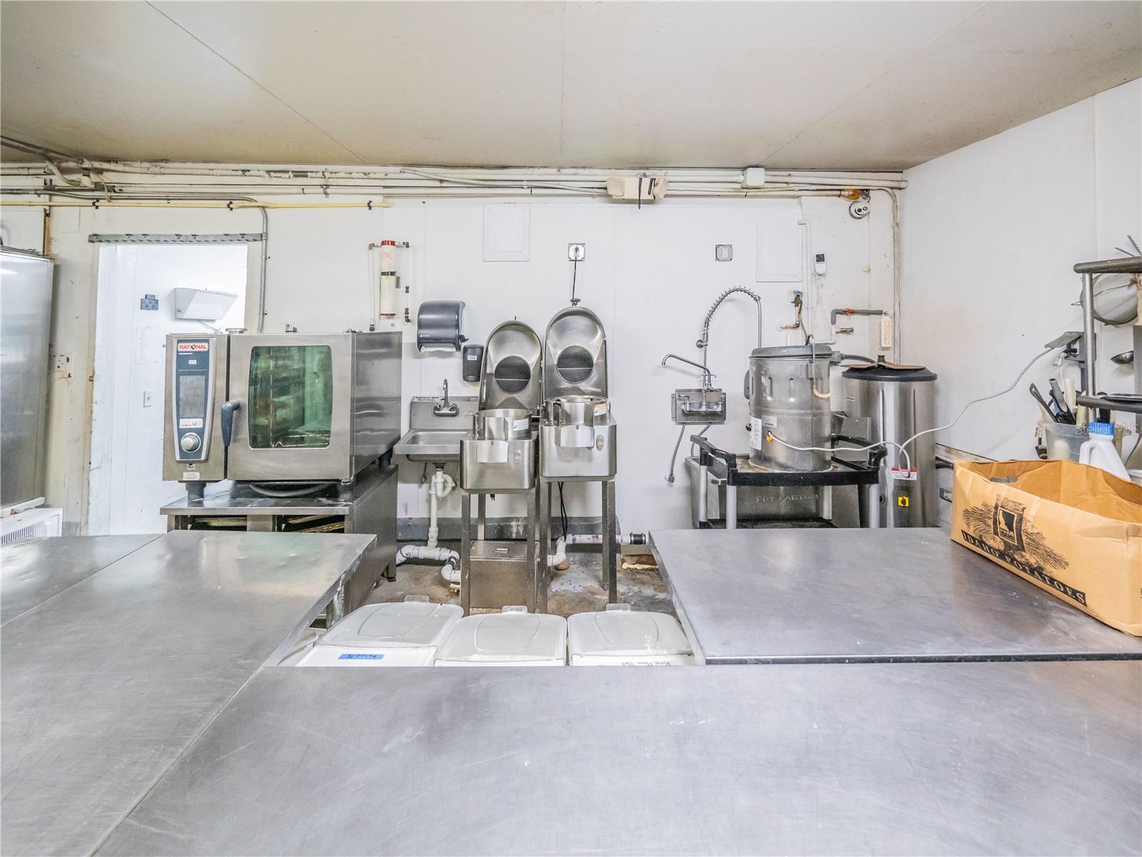 322 N ALEXANDER ST, MOUNT DORA, FL, 32757