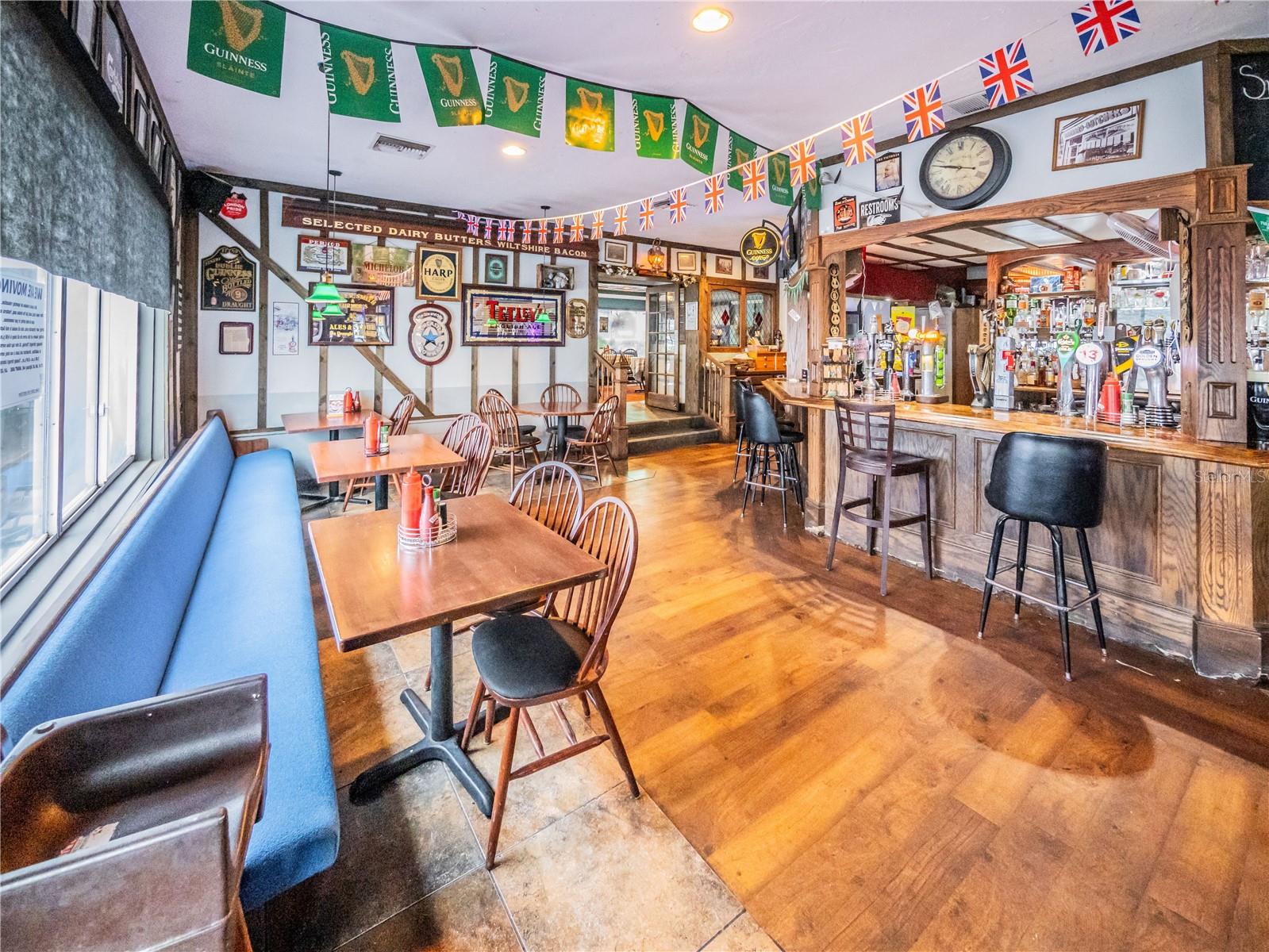 322 N ALEXANDER ST, MOUNT DORA, FL, 32757