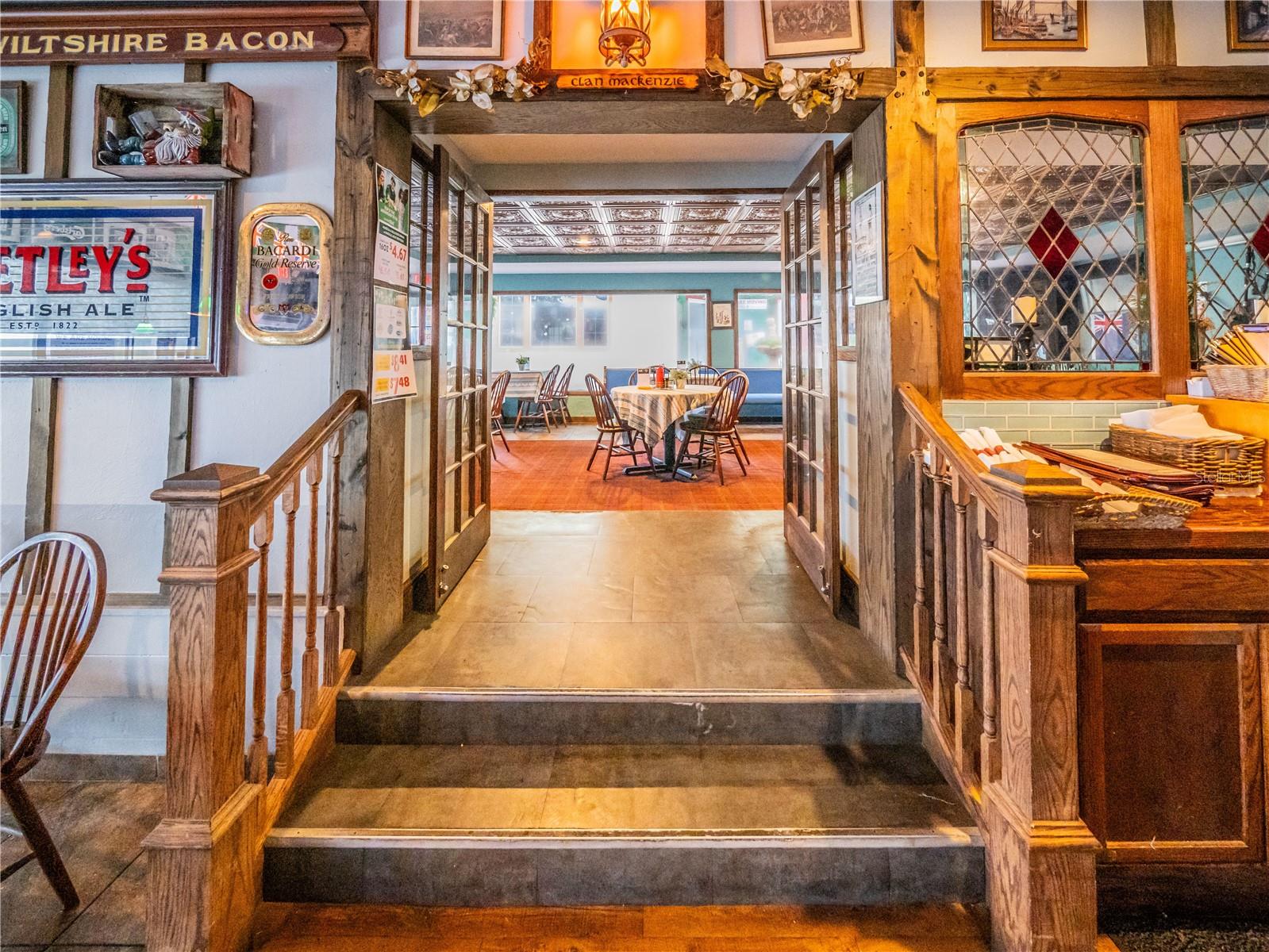 322 N ALEXANDER ST, MOUNT DORA, FL, 32757