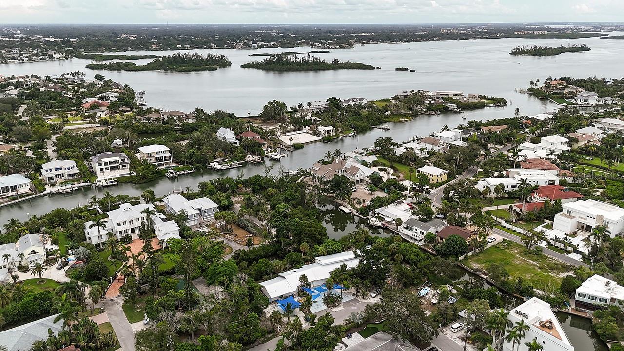 300 GARDEN LN, SARASOTA, FL, 34242