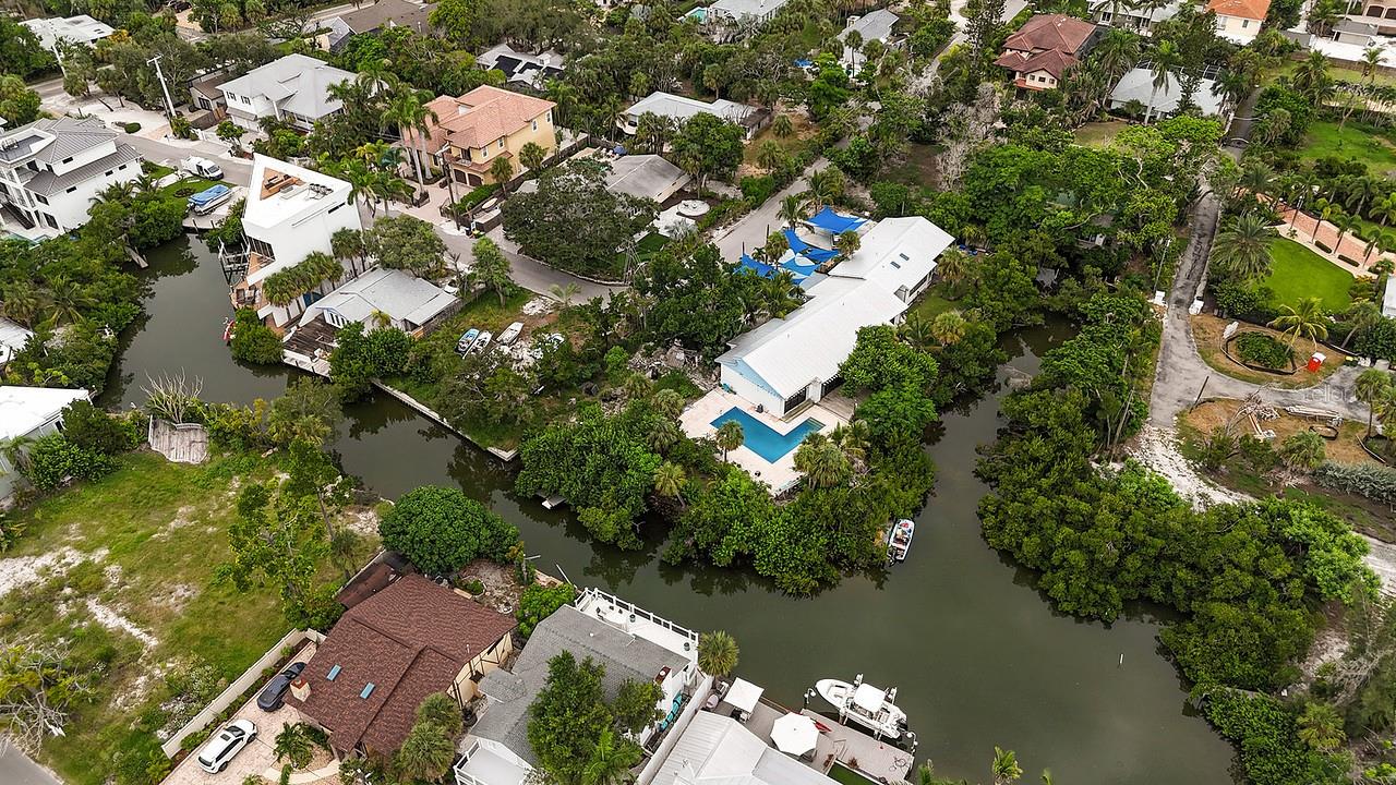 300 GARDEN LN, SARASOTA, FL, 34242