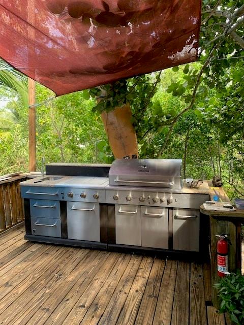 300 GARDEN LN, SARASOTA, FL, 34242