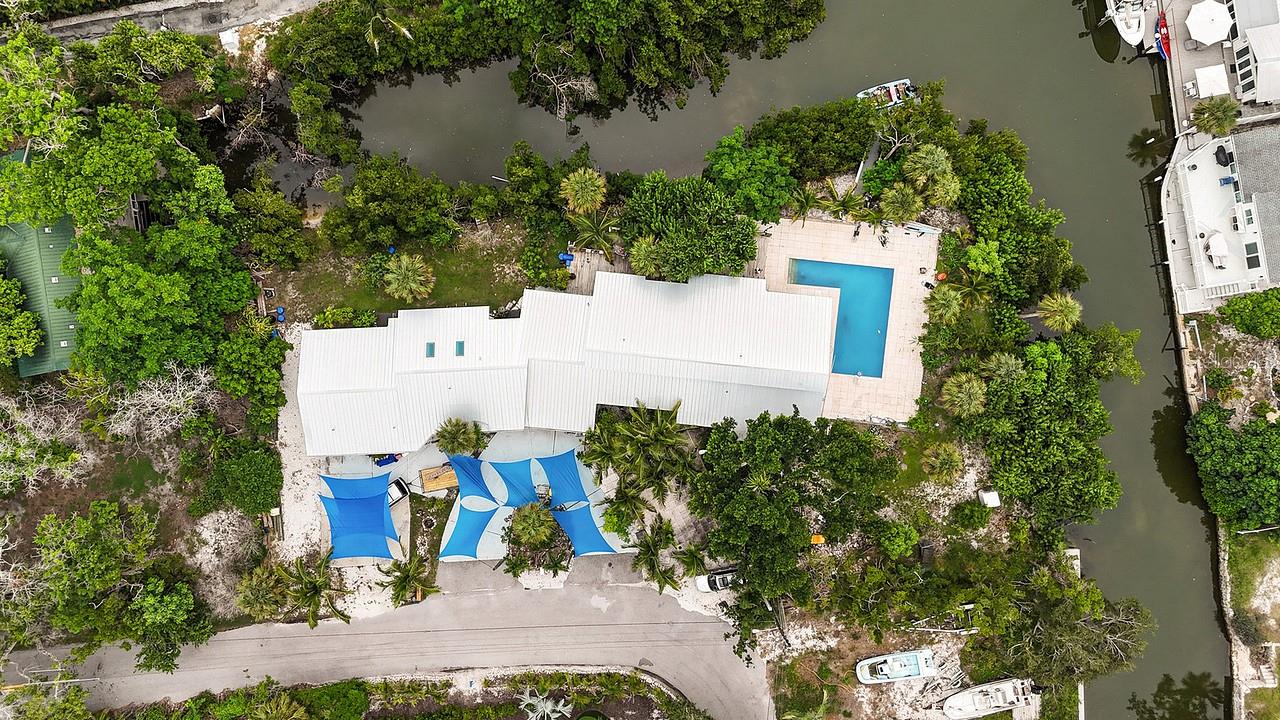 300 GARDEN LN, SARASOTA, FL, 34242