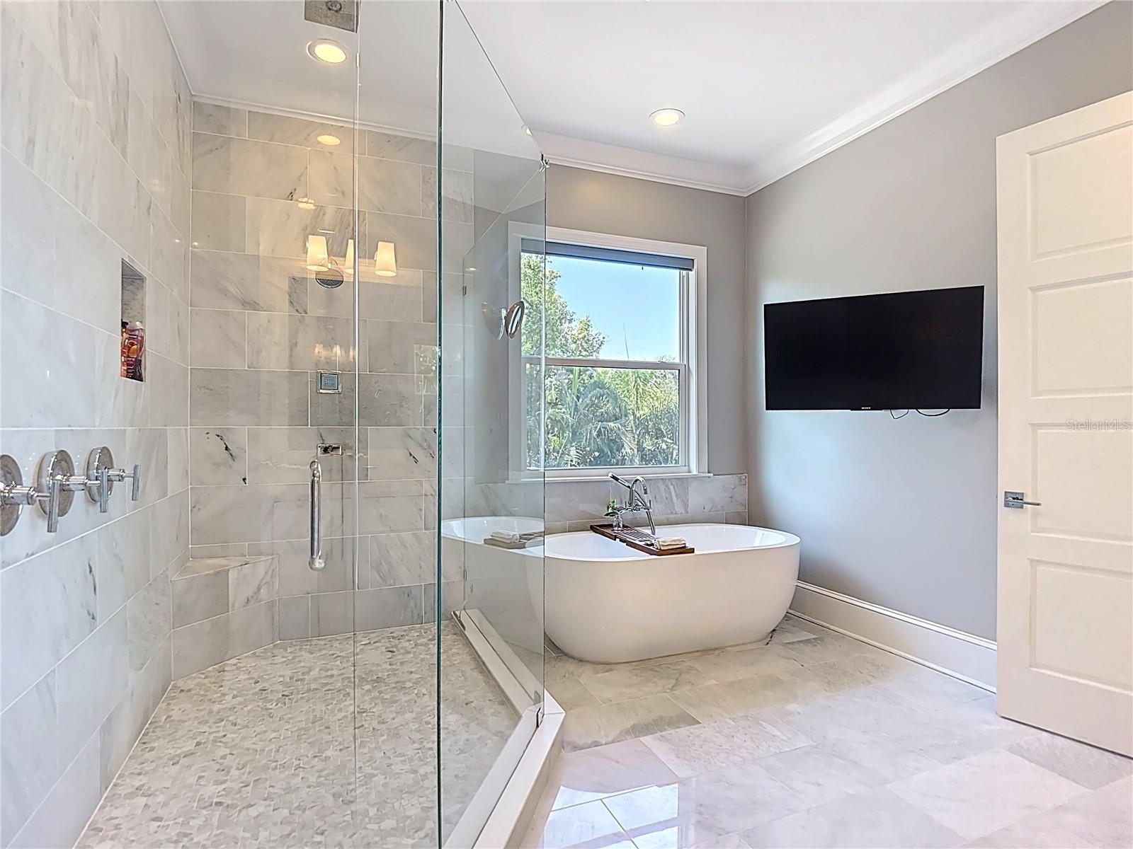 TB8420085 Property Photo