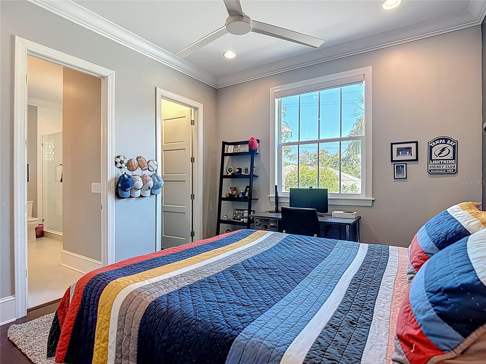 TB8420085 Property Photo