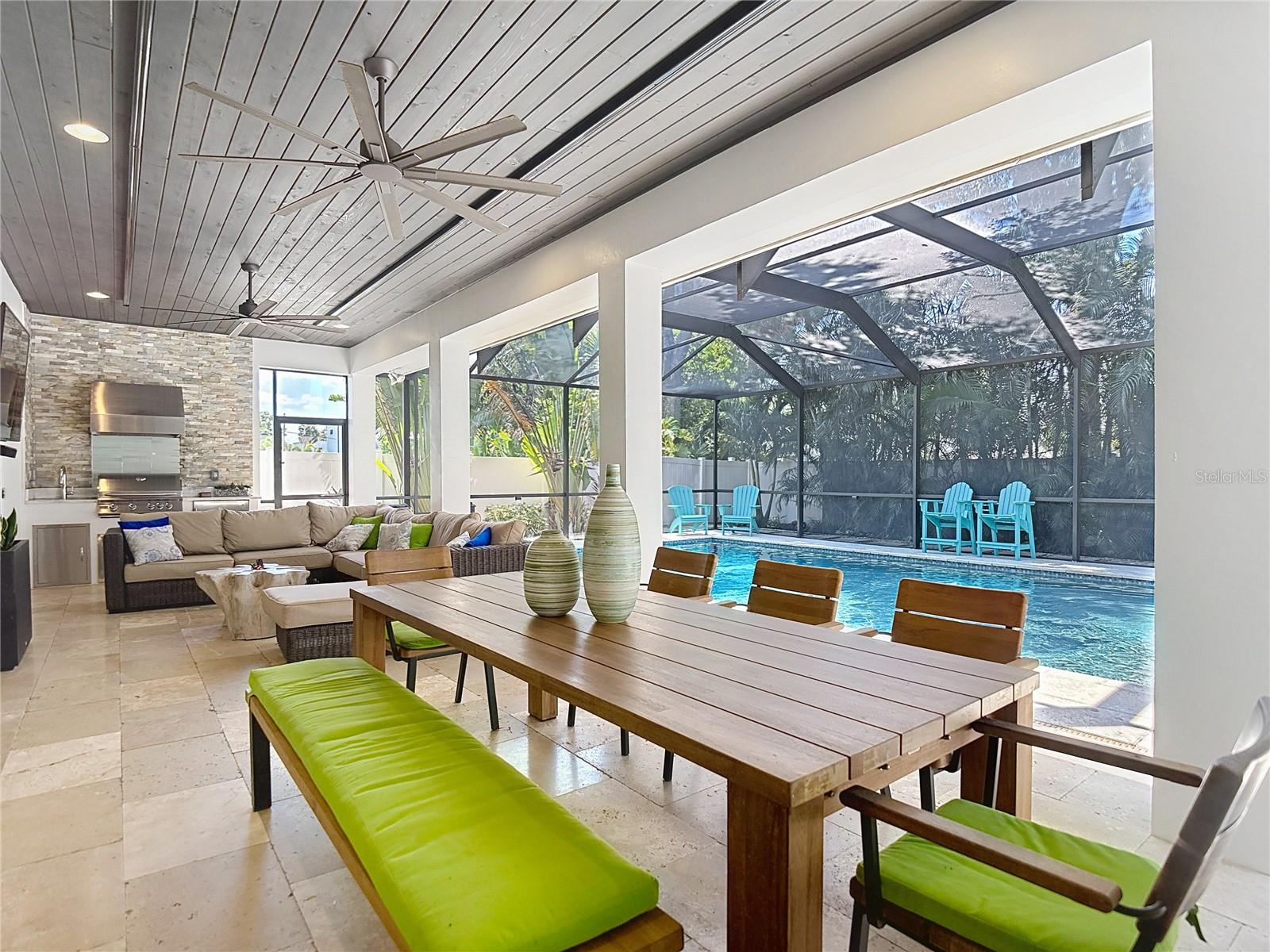 TB8420085 Property Photo