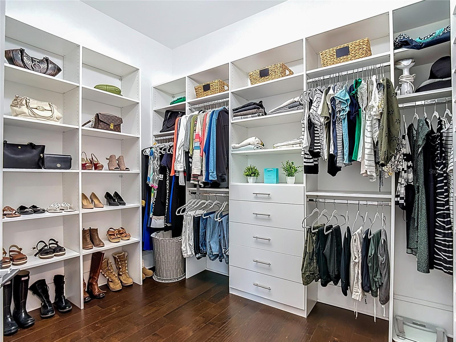 TB8420085 Property Photo