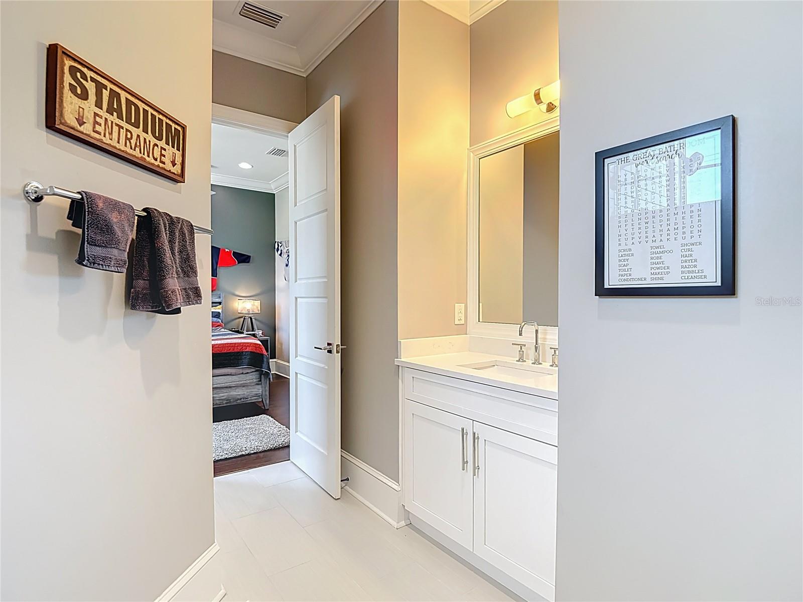 TB8420085 Property Photo