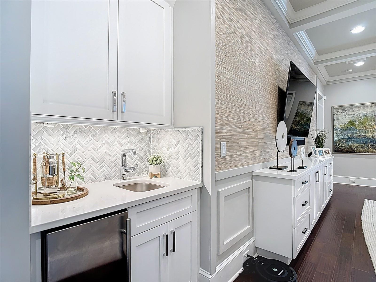 TB8420085 Property Photo