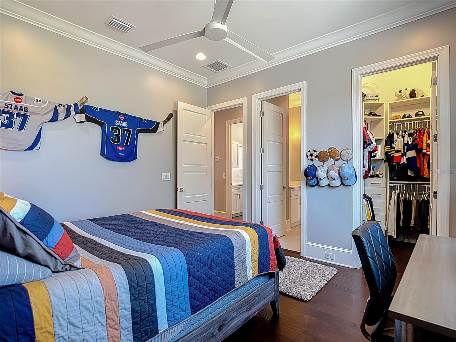 TB8420085 Property Photo