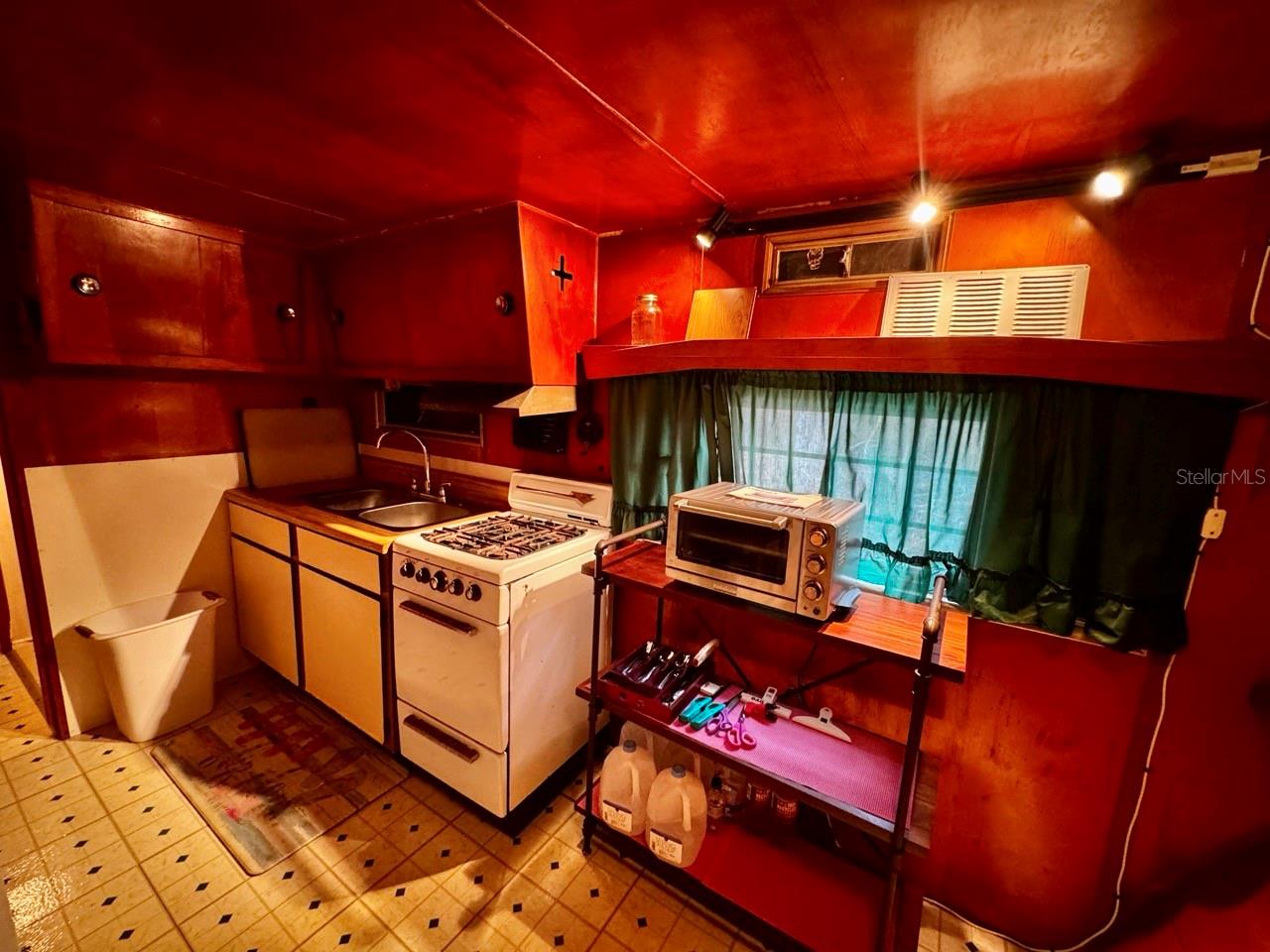 OM708094 Property Photo