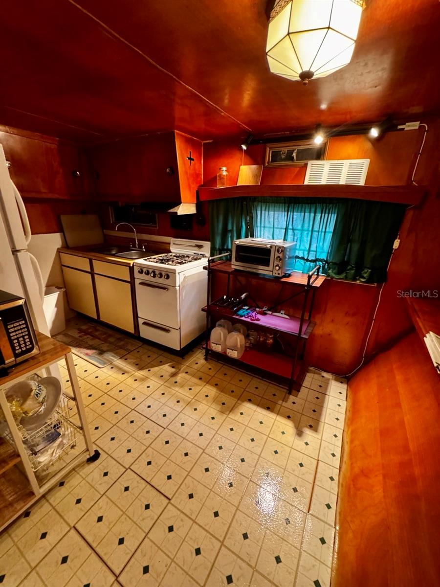 OM708094 Property Photo