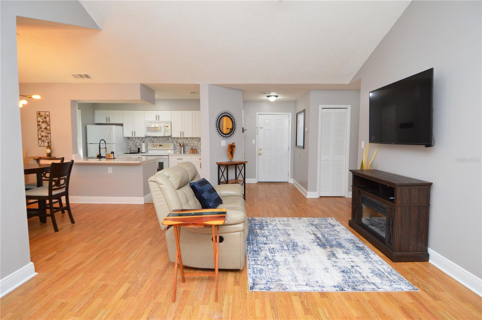 8746 MALLARD RESERVE DR #204, TAMPA, FL, 33614