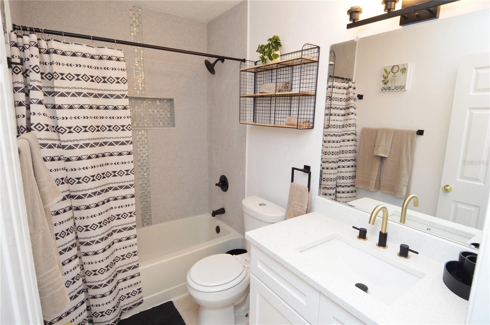 8746 MALLARD RESERVE DR #204, TAMPA, FL, 33614