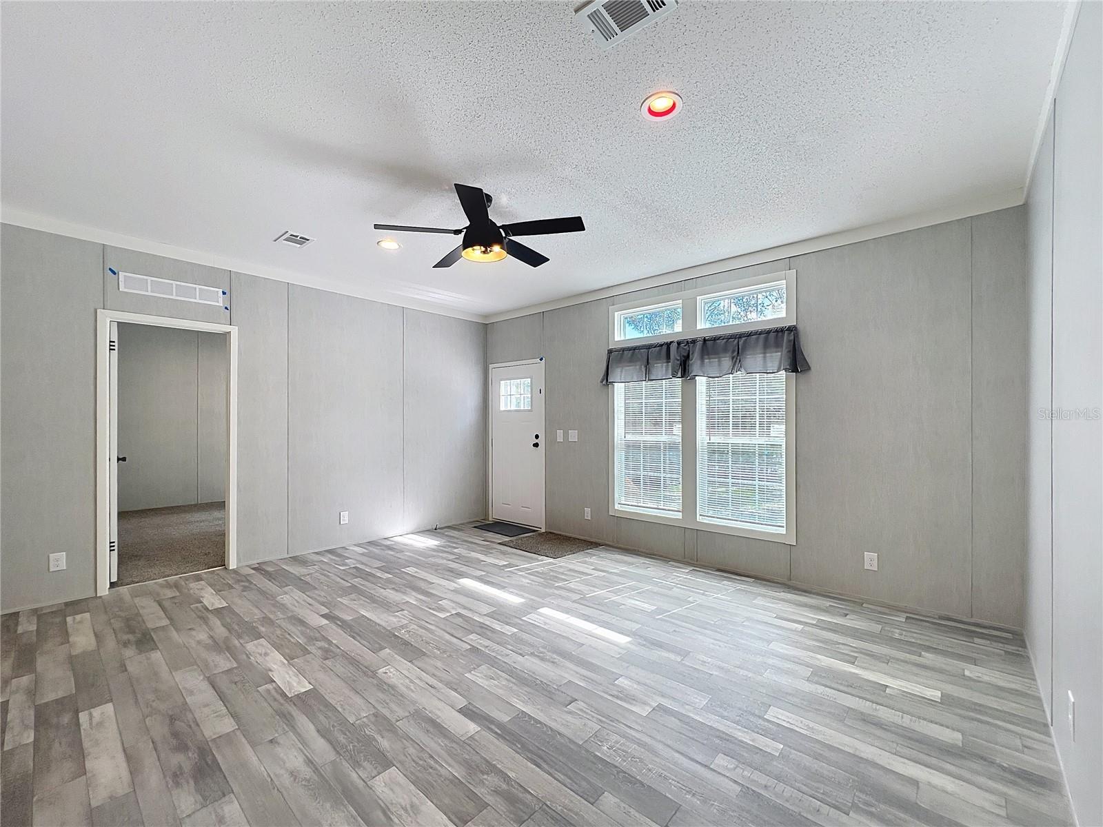 6574 SE 166TH AVE, OCKLAWAHA, FL, 32179