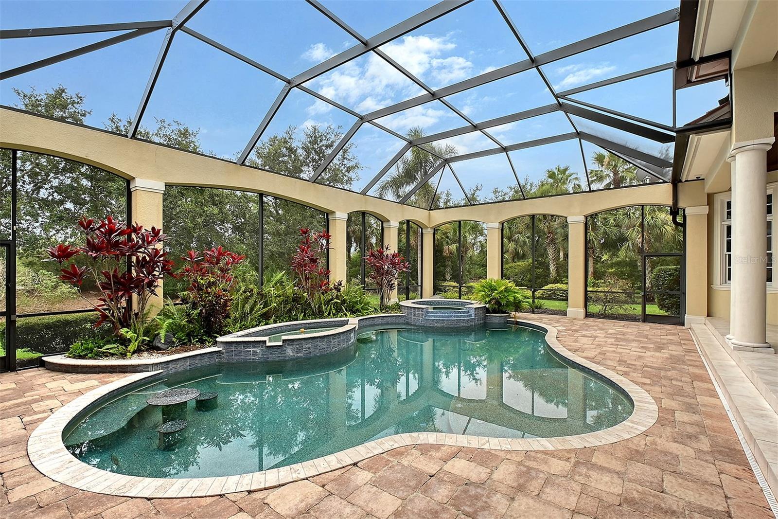 A4662879 Property Photo