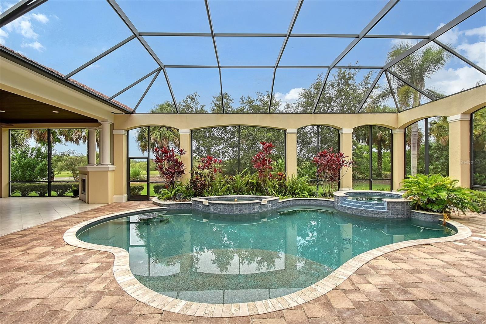 A4662879 Property Photo