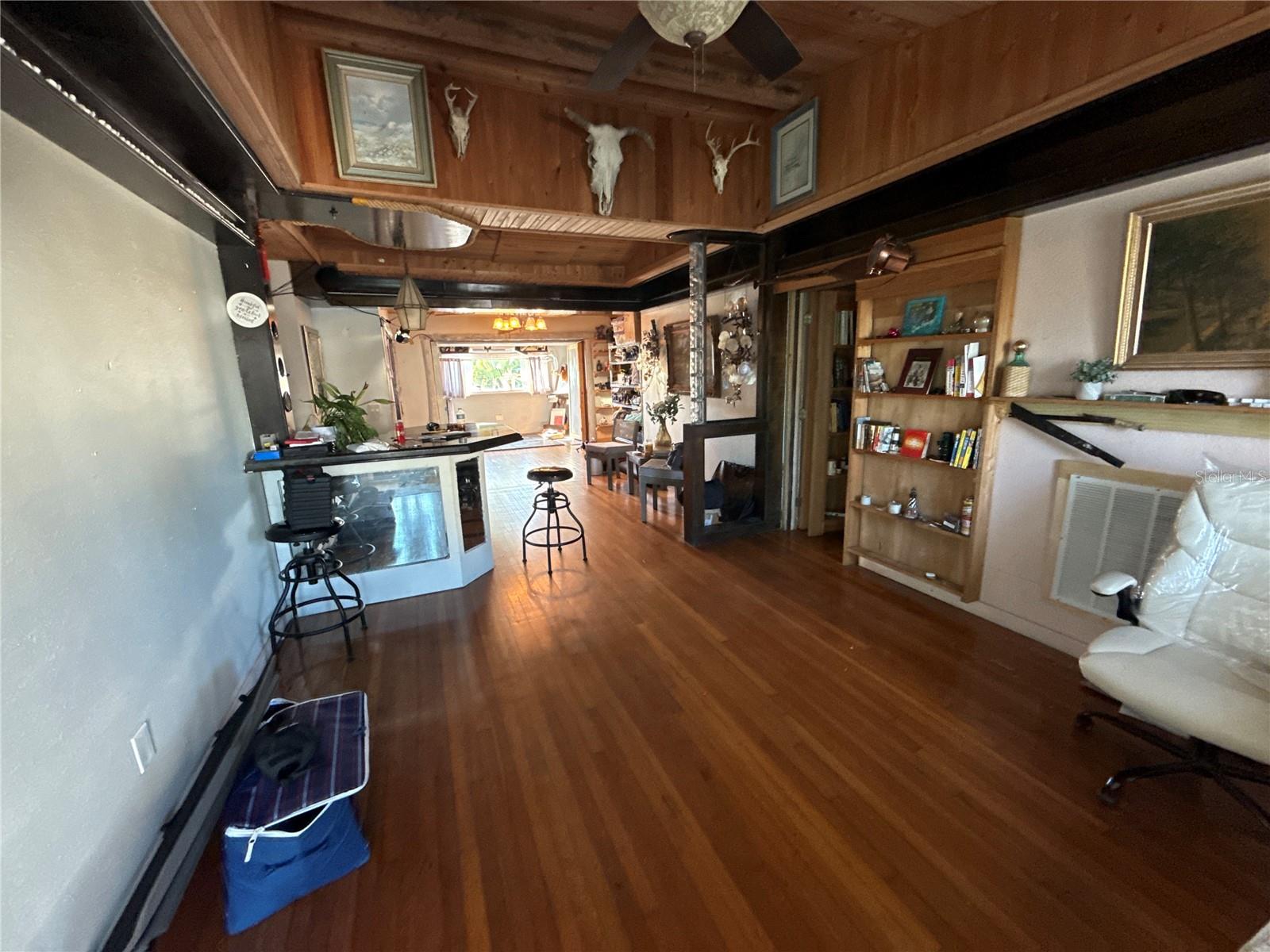 17714 LONG POINT DR, REDINGTON SHORES, FL, 33708