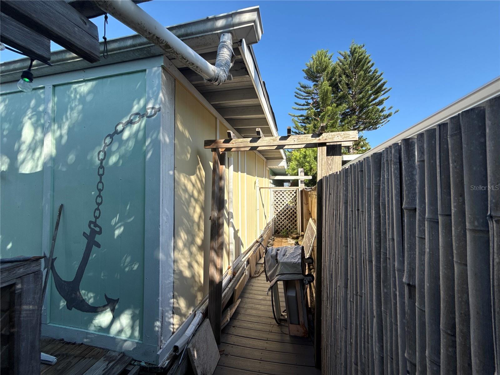 17714 LONG POINT DR, REDINGTON SHORES, FL, 33708