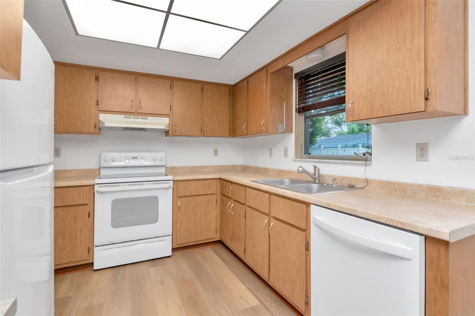 3250 CAUSEWAY DR, PALM HARBOR, FL, 34684