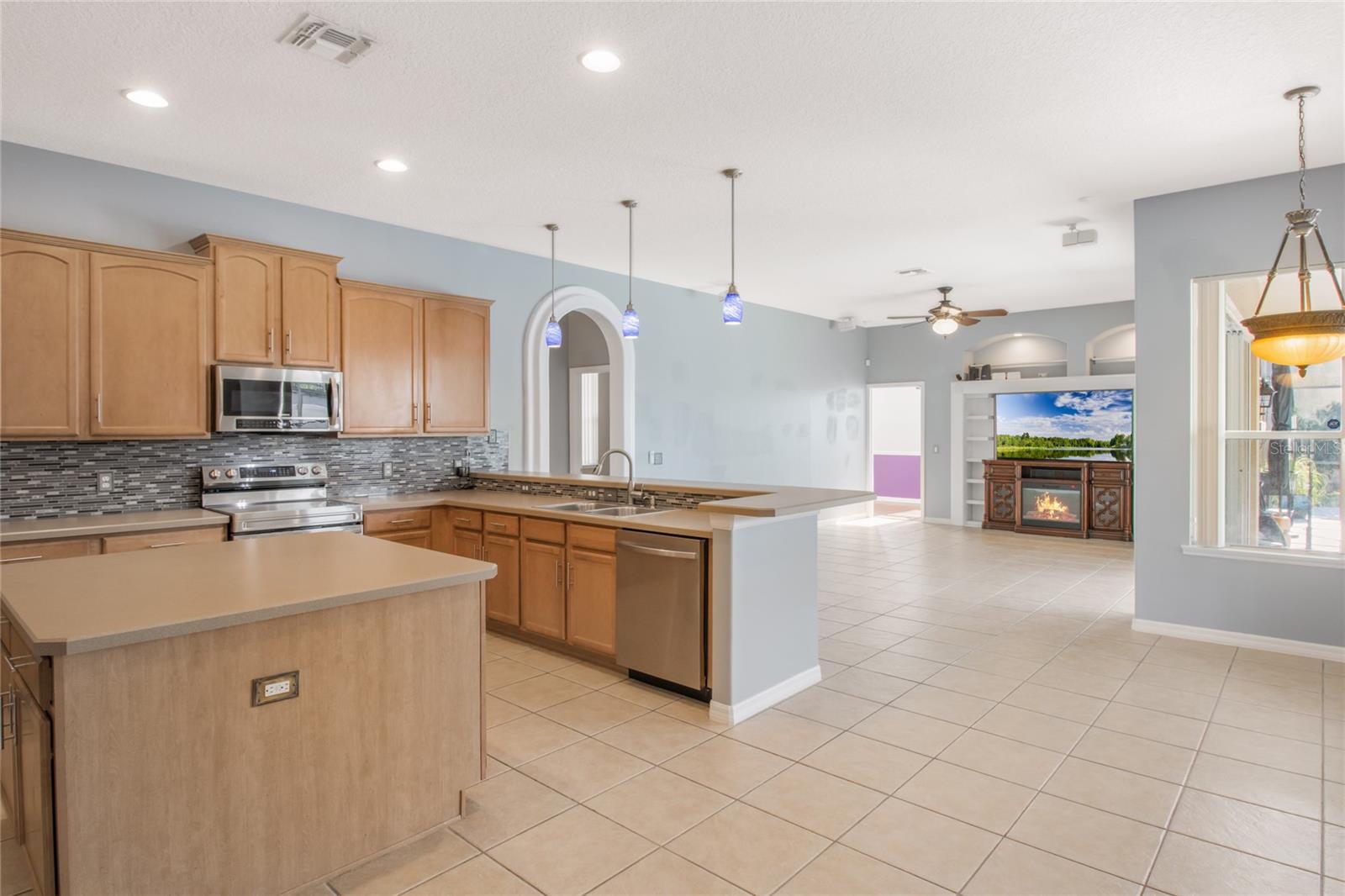 518 GRAND RESERVE DR, DAVENPORT, FL, 33837