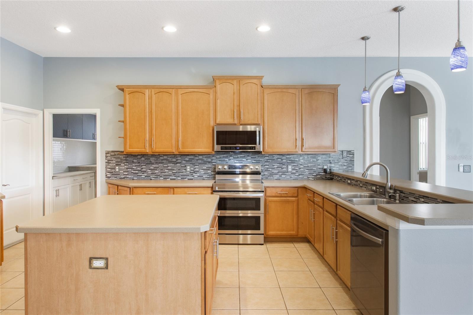 518 GRAND RESERVE DR, DAVENPORT, FL, 33837