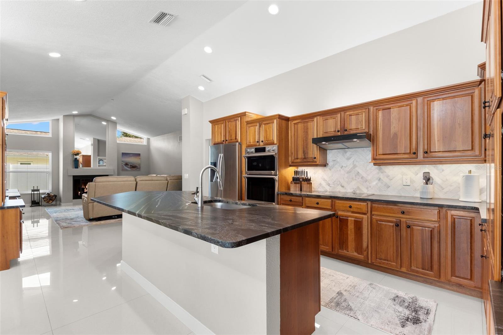 527 HUMPHRIES RD, SAFETY HARBOR, FL, 34695