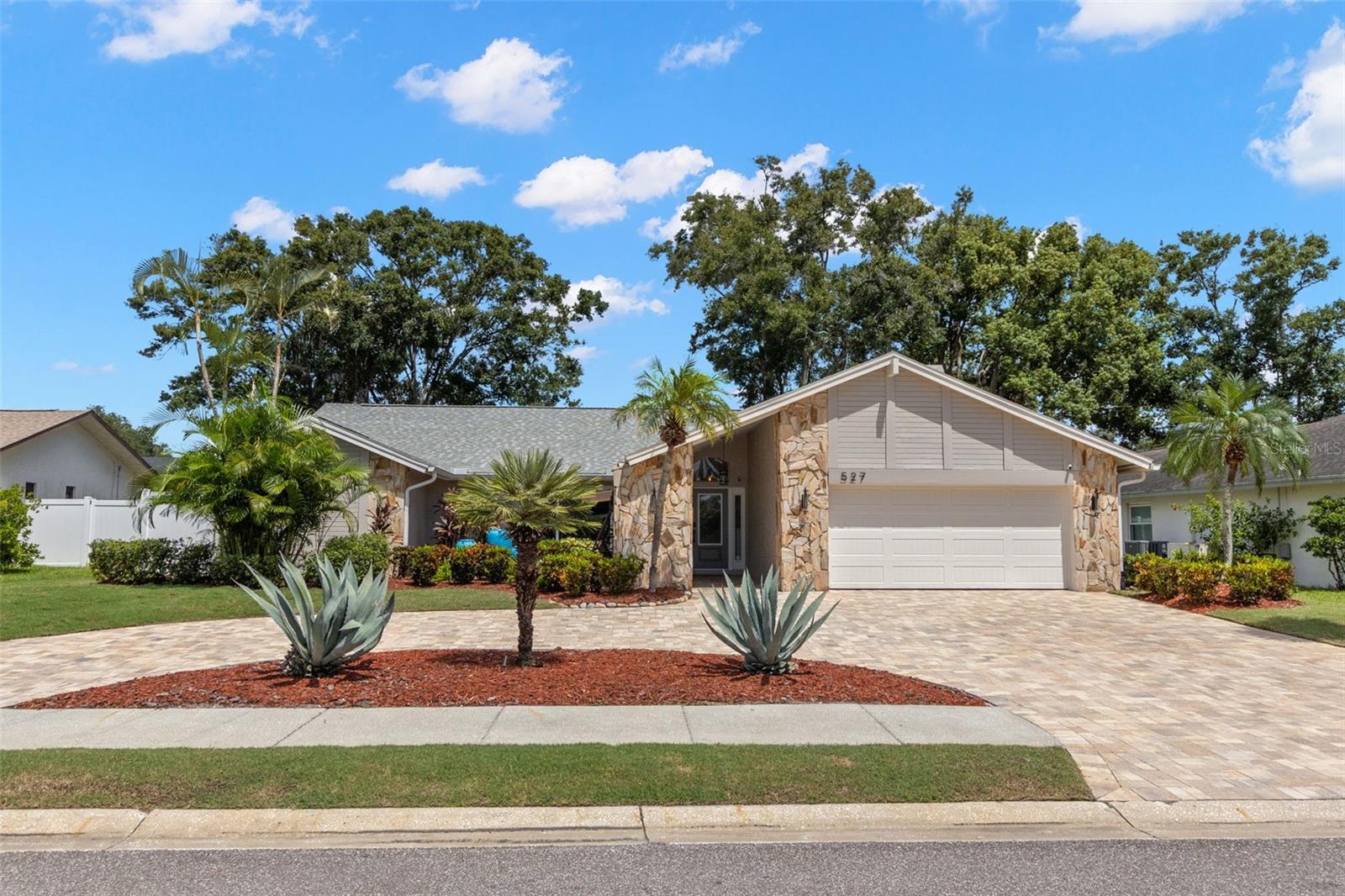 527 HUMPHRIES RD, SAFETY HARBOR, FL, 34695