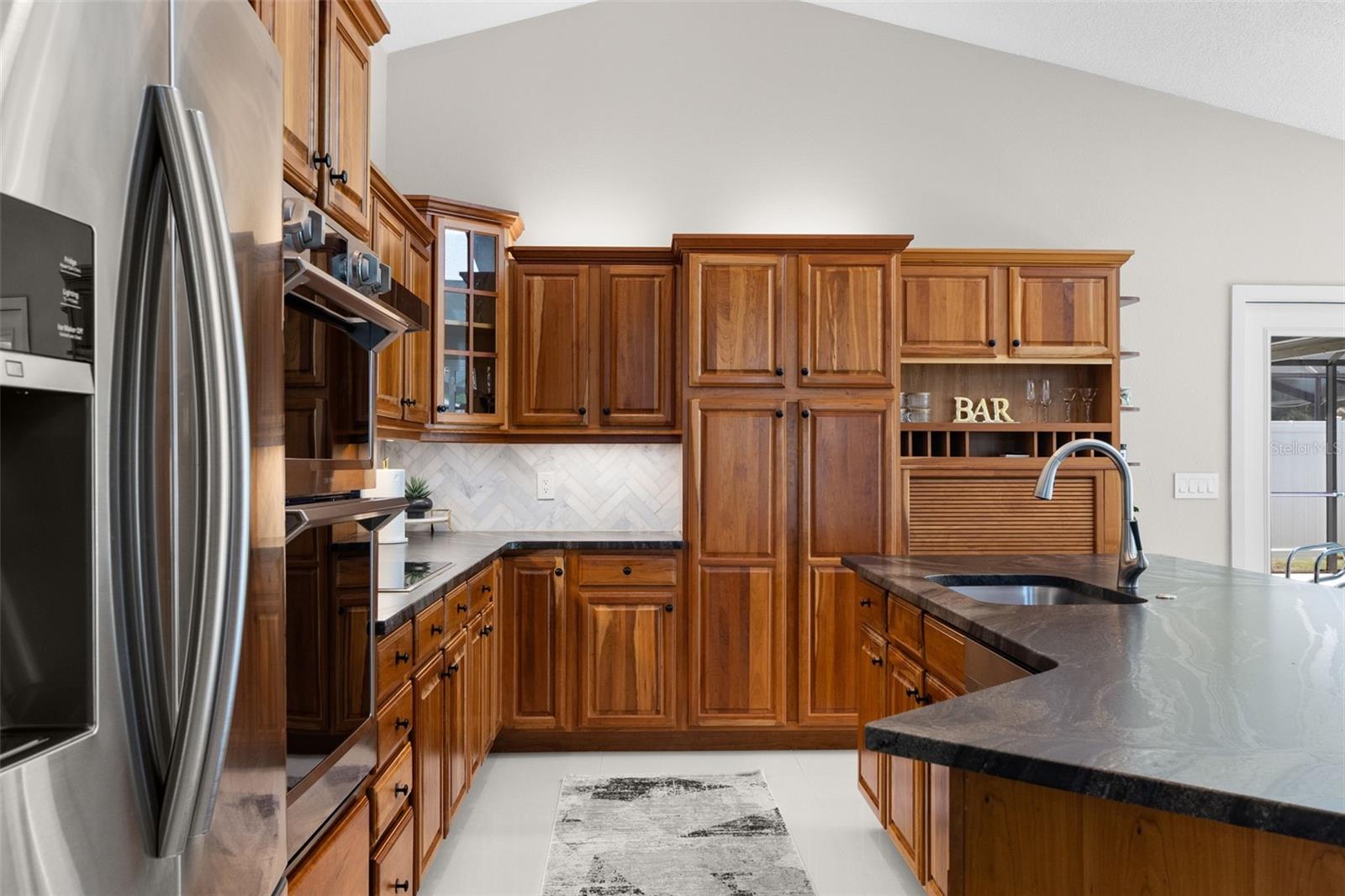 527 HUMPHRIES RD, SAFETY HARBOR, FL, 34695