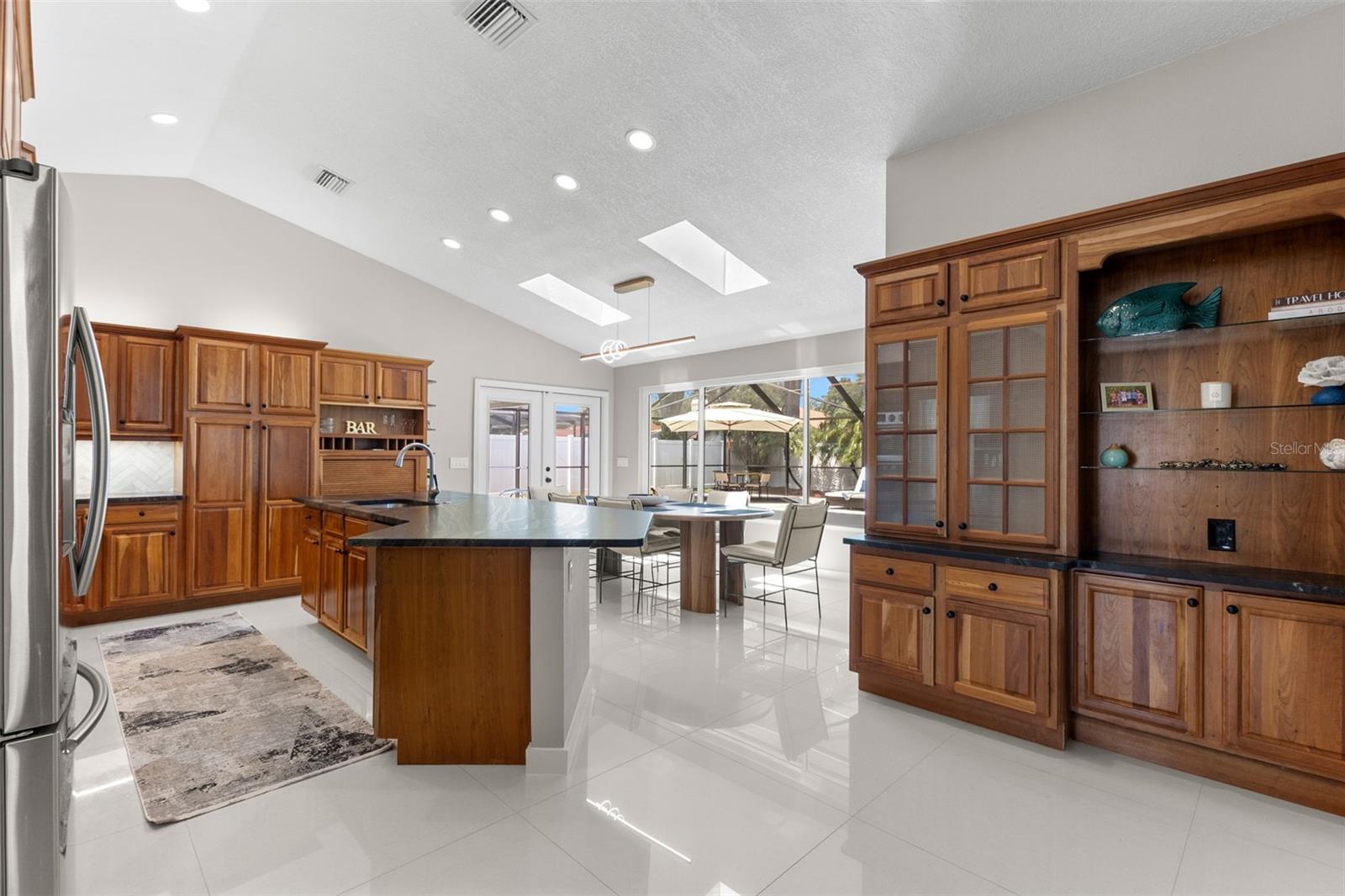 527 HUMPHRIES RD, SAFETY HARBOR, FL, 34695