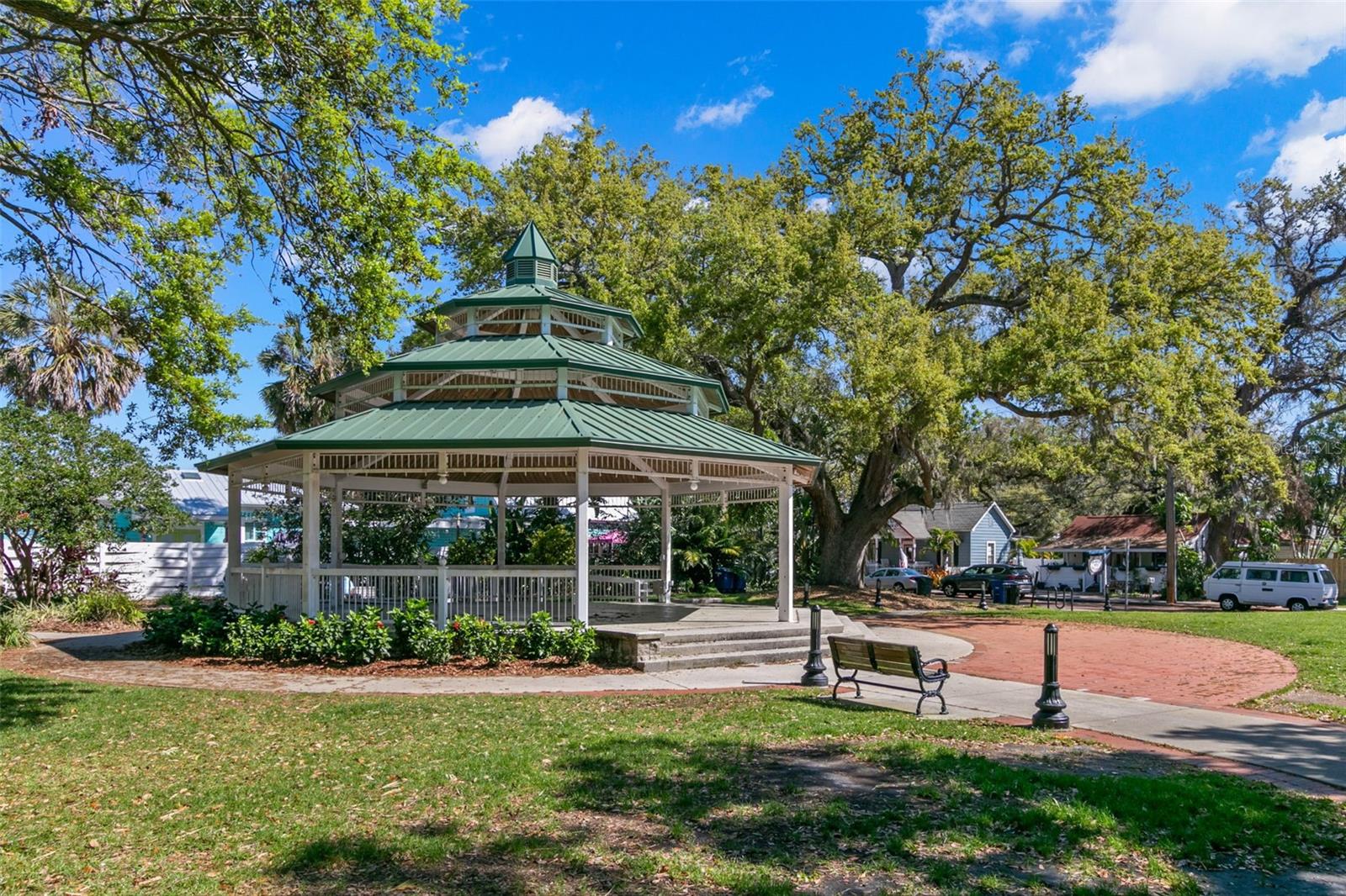 527 HUMPHRIES RD, SAFETY HARBOR, FL, 34695