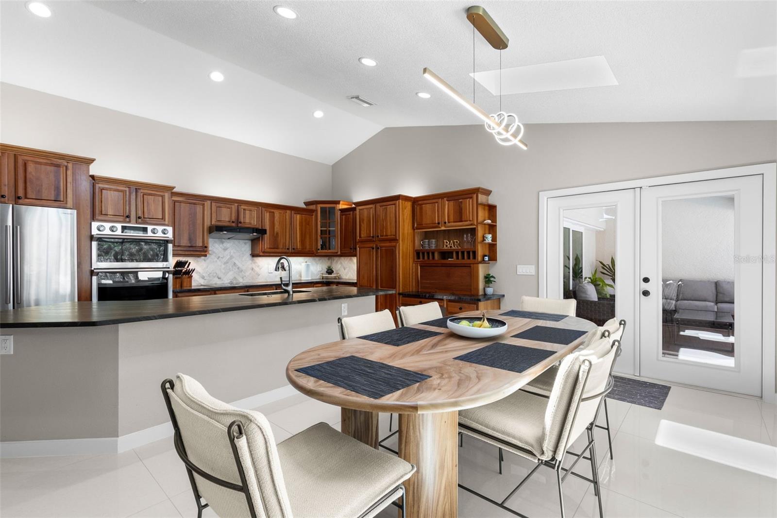 527 HUMPHRIES RD, SAFETY HARBOR, FL, 34695