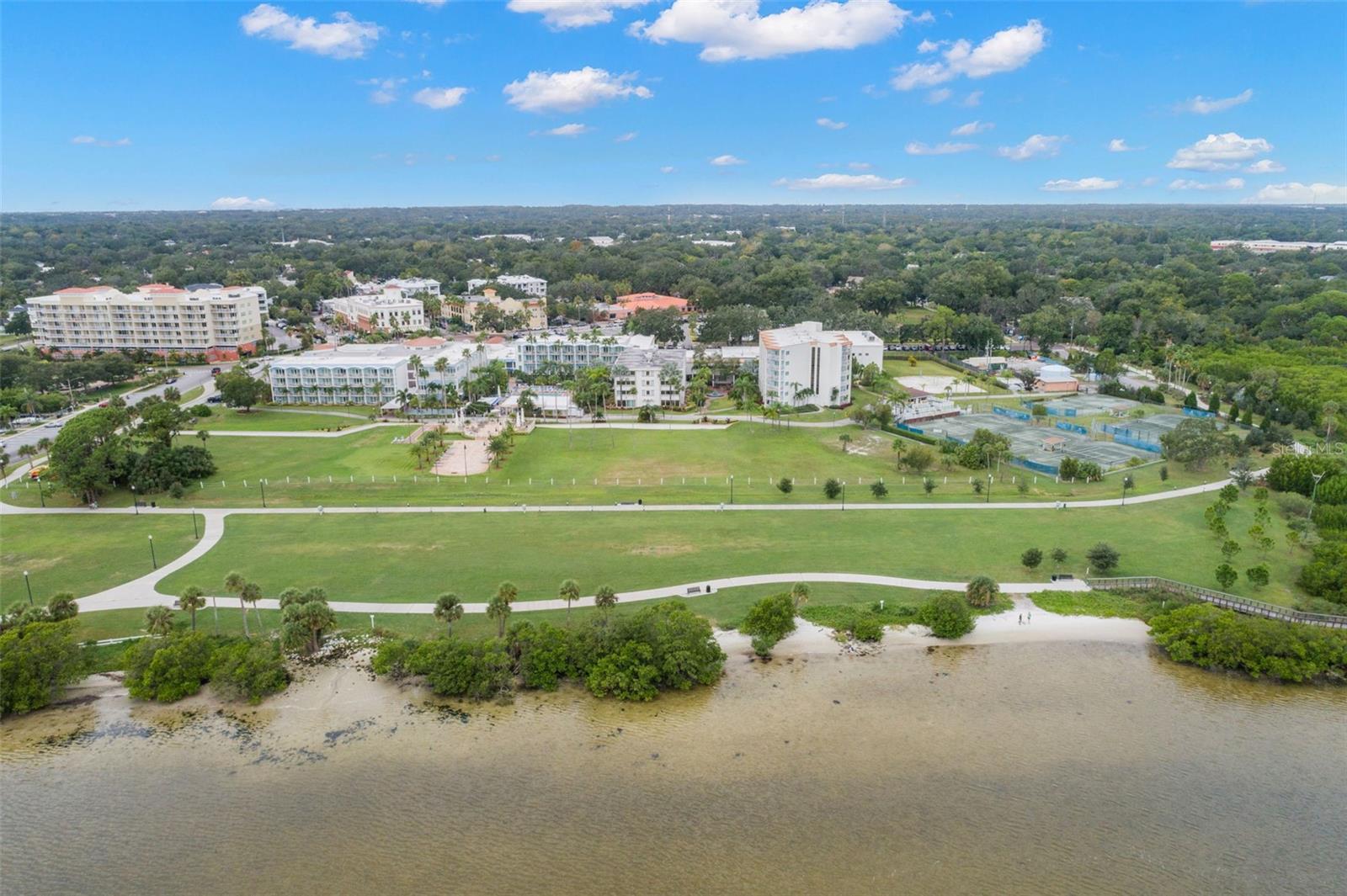 527 HUMPHRIES RD, SAFETY HARBOR, FL, 34695