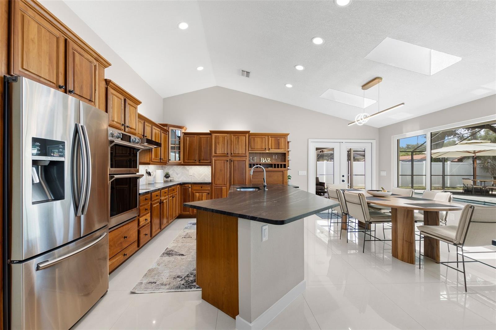 527 HUMPHRIES RD, SAFETY HARBOR, FL, 34695