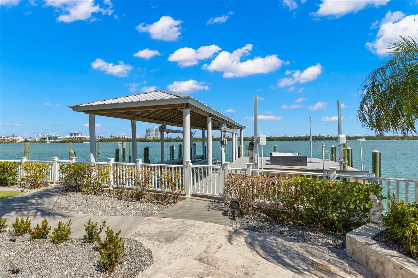 TB8420379 Property Photo