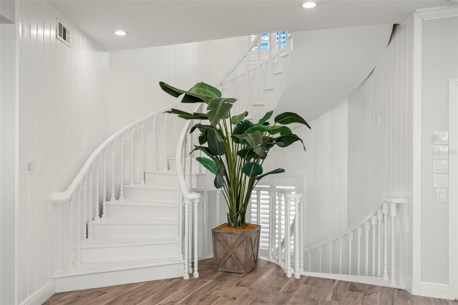 TB8420379 Property Photo