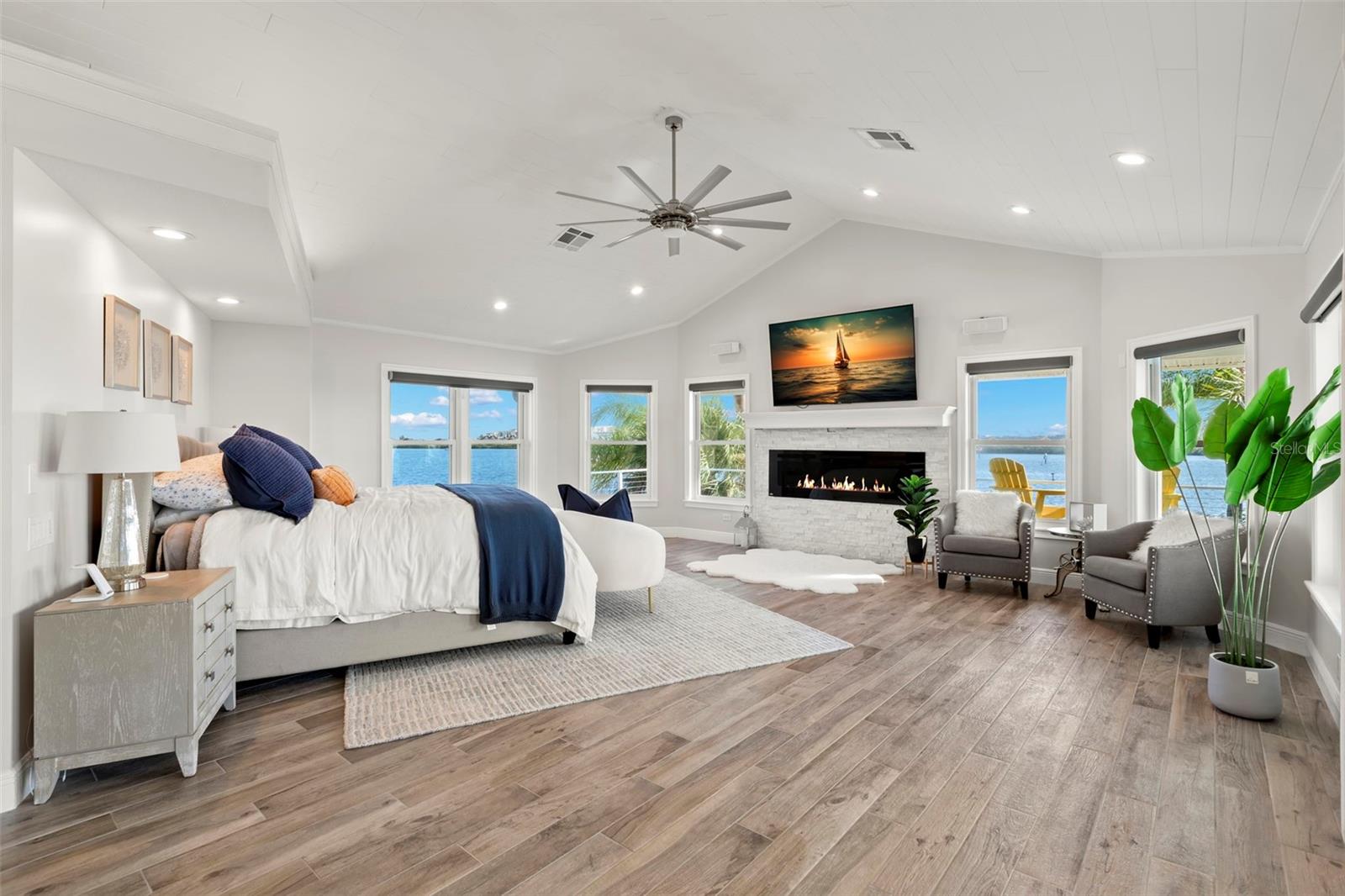 TB8420379 Property Photo